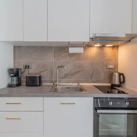 Marumbi By Alz Lägenhet Năvodari