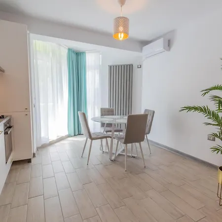 Marumbi By Alz Năvodari