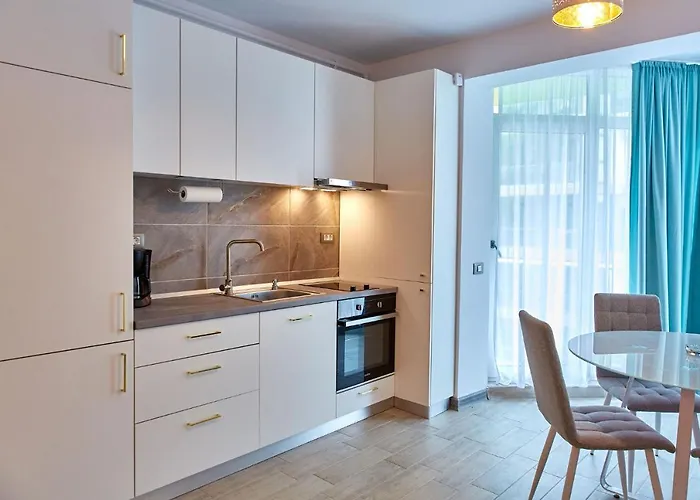 Marumbi By Alz Lägenhet Năvodari