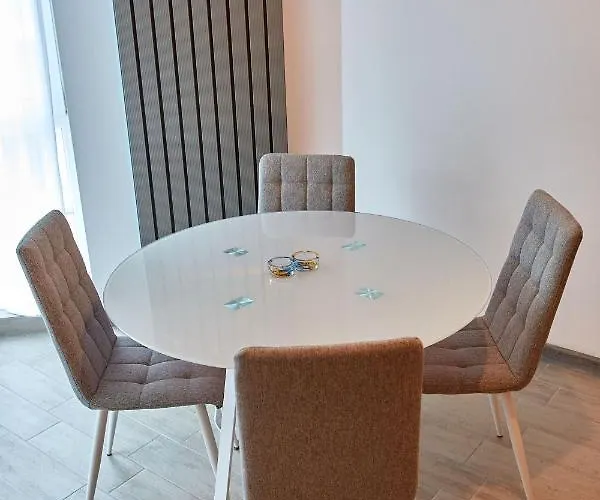 Marumbi By Alz Năvodari