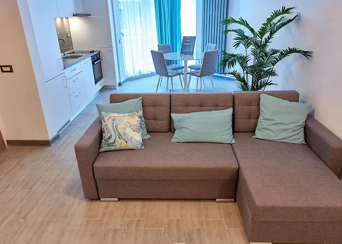 Marumbi By Alz Năvodari