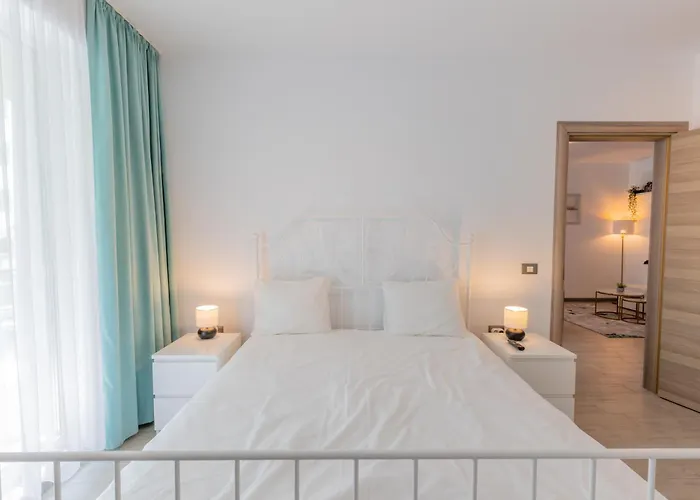 Marumbi By Alz Năvodari