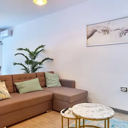 Marumbi By Alz Navodari